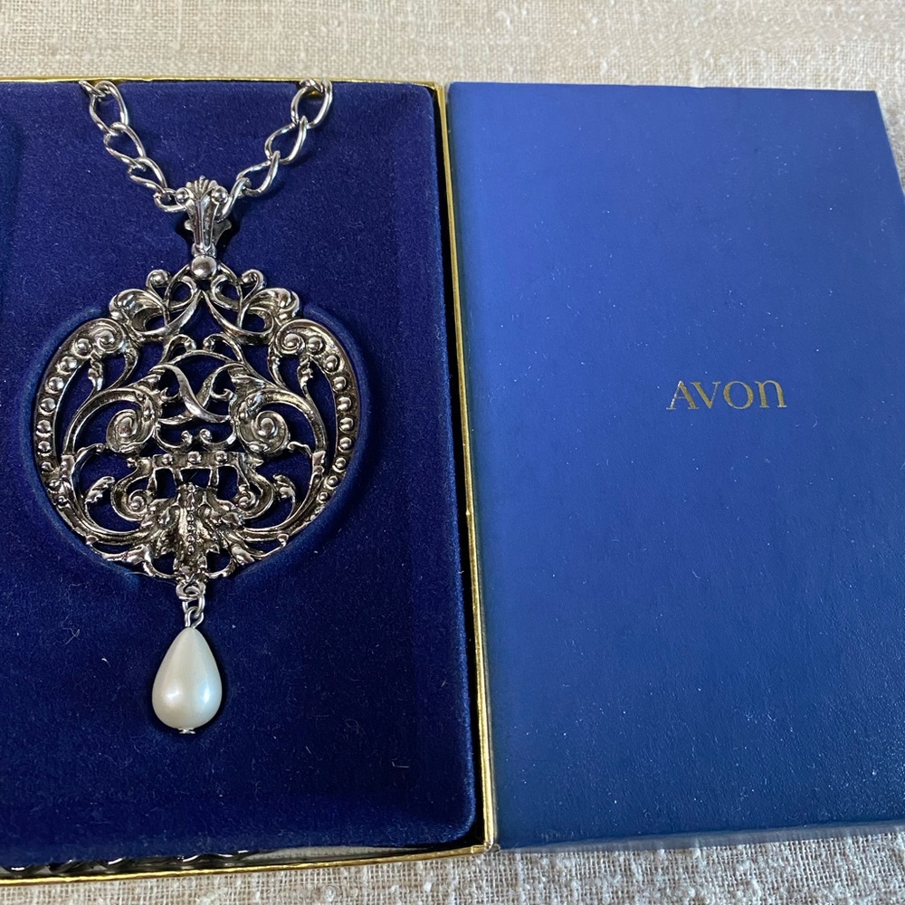 Sold Avon necklace in original box